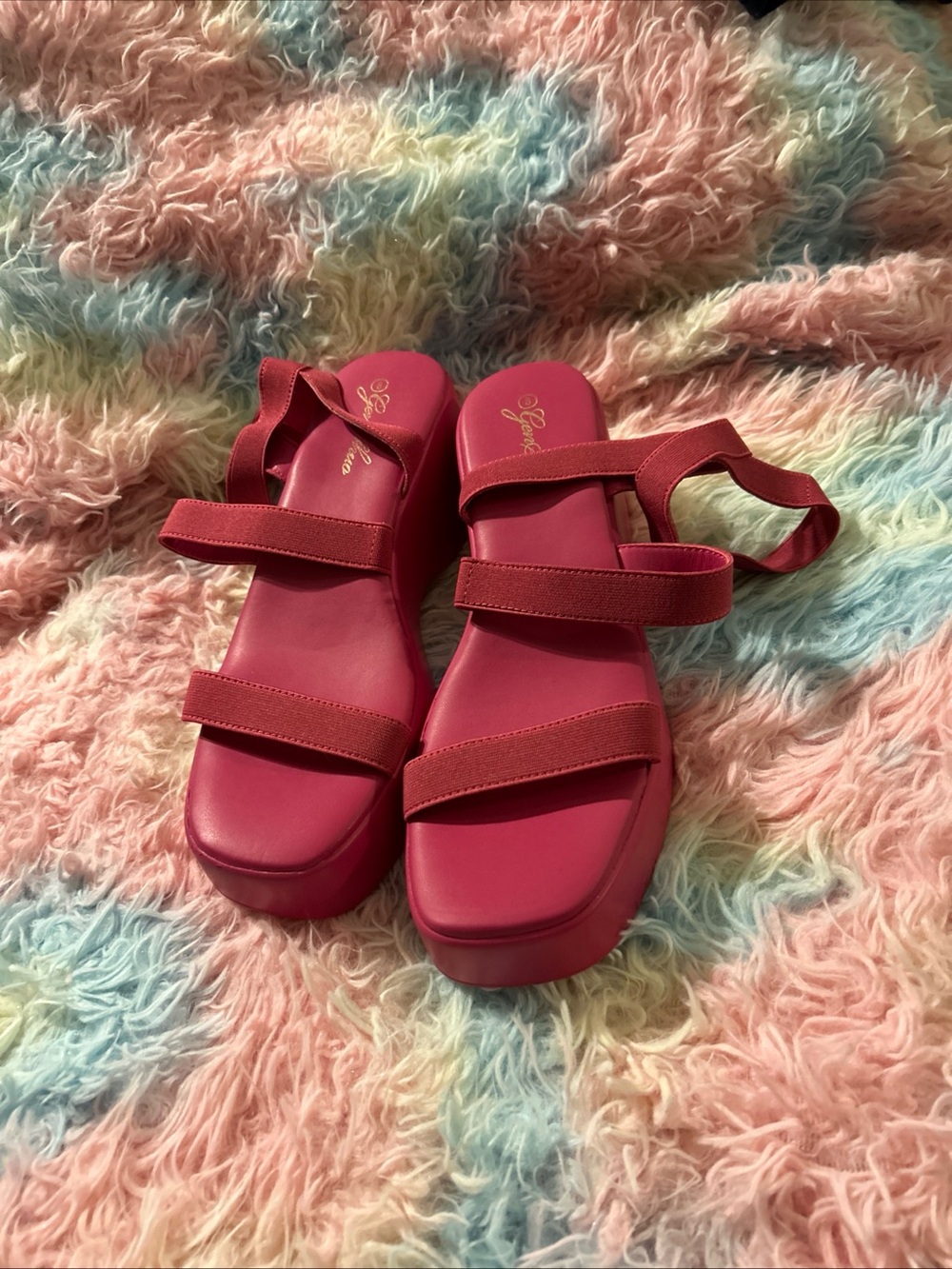 Gen Shuo Size 8  Pink Platform Strap Sandals